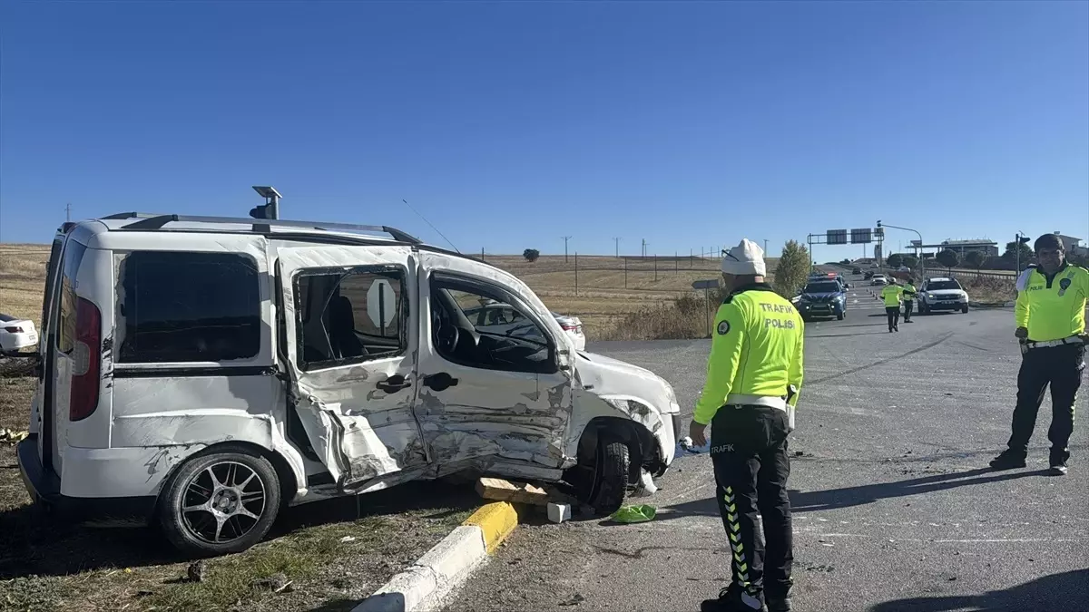 Sivas’ta Trafik Kazası: 8 Yaralı